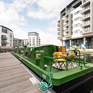 Botel - Houseboats