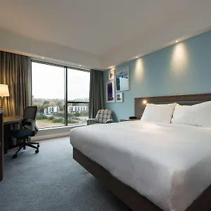 מלון Hampton By Hilton West End